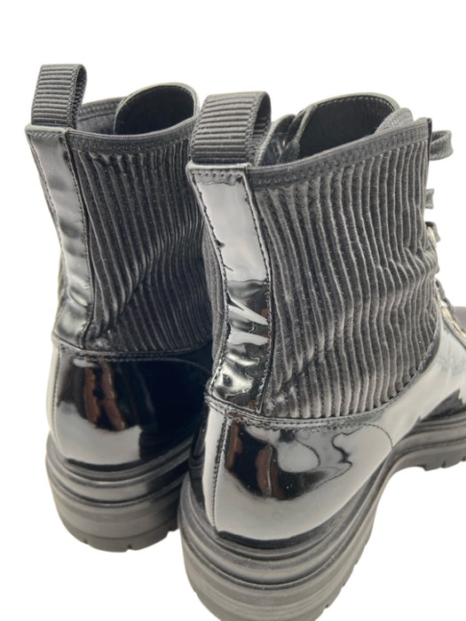 Gianvito Rossi Shoe Size 36.5 Black Patent Leather Leather Fluted Booties Black / 36.5