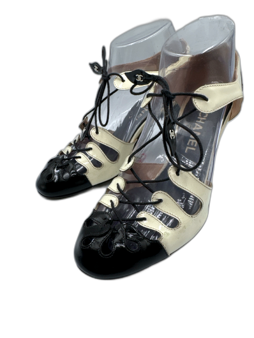 Chanel Shoe Size 36.5 Black & White Patent Leather Lace Up Color Block Pumps Black & White / 36.5