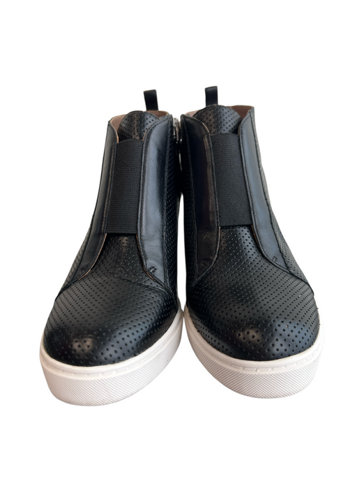 Linea Paolo Shoe Size 5.5 Black Leather Perforated Round Toe Side Zip Booties Black / 5.5