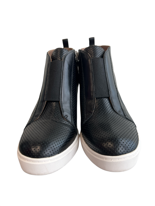 Linea Paolo Shoe Size 5.5 Black Leather Perforated Round Toe Side Zip Booties Black / 5.5