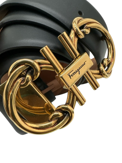Salvatore Ferragamo Black Leather Gold Tone Buckle Knot Detail Prong Close Belts Black / 90cm