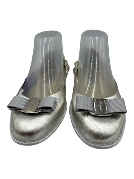 Salvatore Ferragamo Shoe Size 9 Silver Leather Upper Bow detail Metallic Flats Silver / 9