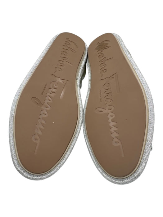 Salvatore Ferragamo Shoe Size 9 Silver Leather Upper Bow detail Metallic Flats Silver / 9