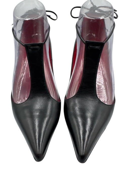 Manolo Blahnik Shoe Size 38.5 Black & Red Leather Pointed Toe T Strap Pumps Black & Red / 38.5