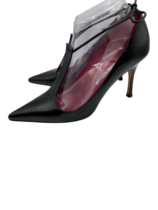 Manolo Blahnik Shoe Size 38.5 Black & Red Leather Pointed Toe T Strap Pumps Black & Red / 38.5