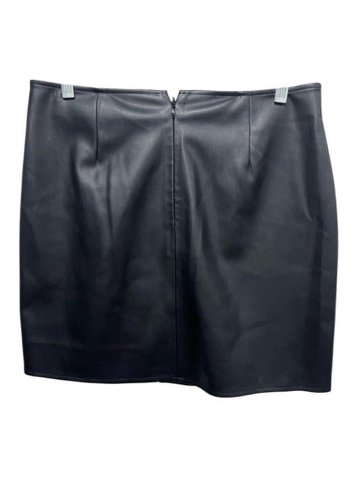 L'agence Size 8 Black Polyurethane Front Pockets Goldtone Hardware Mini Skirt Black / 8