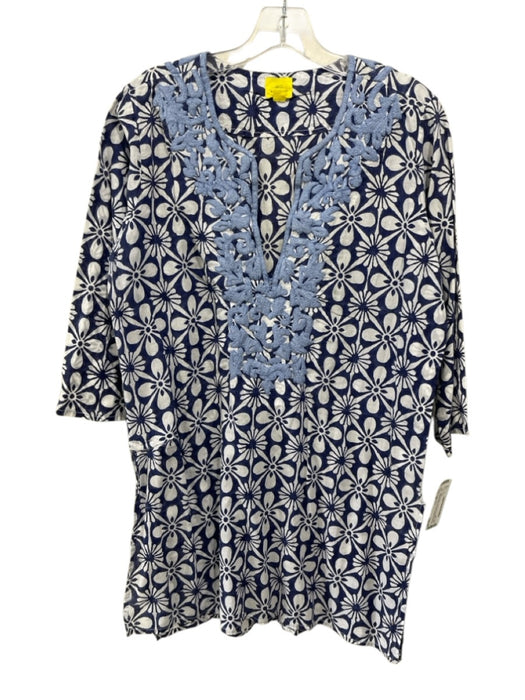Roller Rabbit Size M Blue & White Cotton Floral Lattice 3/4 Sleeve V Neck Top Blue & White / M