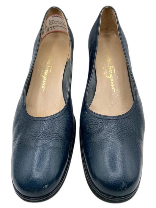 Salvatore Ferragamo Boutique Shoe Size 9.5 Midnight blue Leather Round Toe Pumps Midnight blue / 9.5