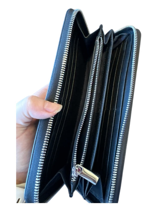 Tumi Black Leather Pebbled Zip Around SHW Wallets Black