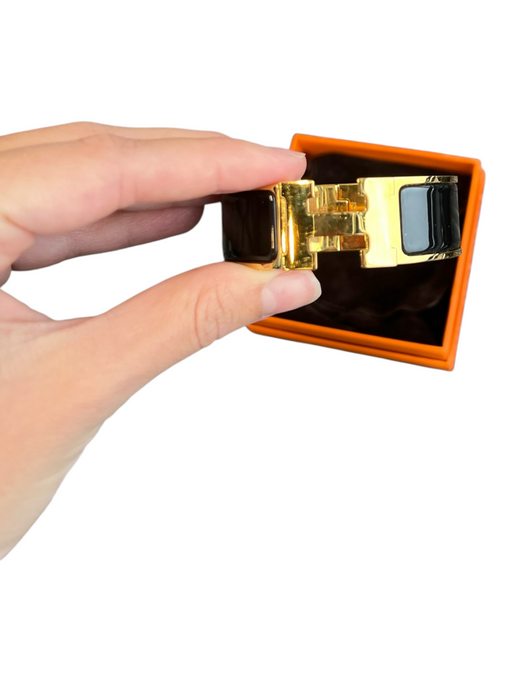 Hermes Black & Gold Polished Enamel Yellow Gold-Plated Twist Lock Bracelet Black & Gold
