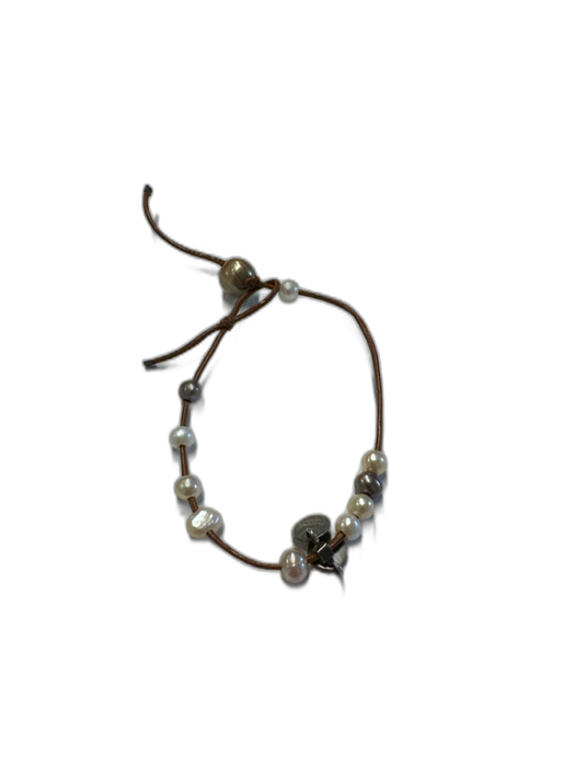 Beth Orduna Brown & Pearl Leather Pearls Toggle Bracelet Brown & Pearl