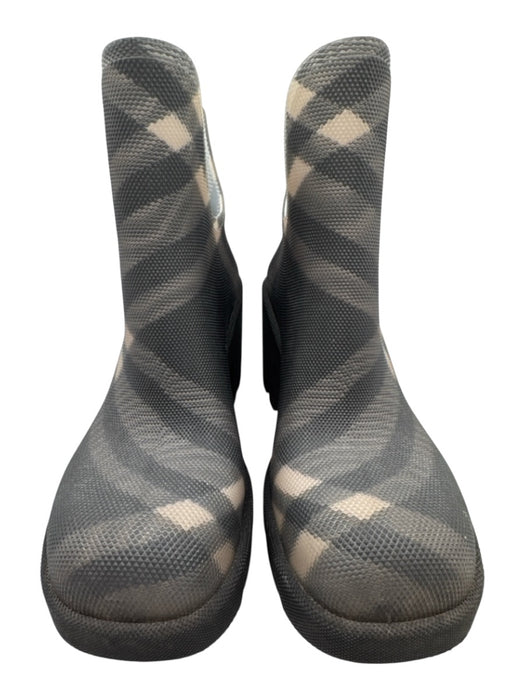 Burberry Shoe Size 40 Black, Beige, Gray Rubber Textured plaid check Boots Black, Beige, Gray / 40