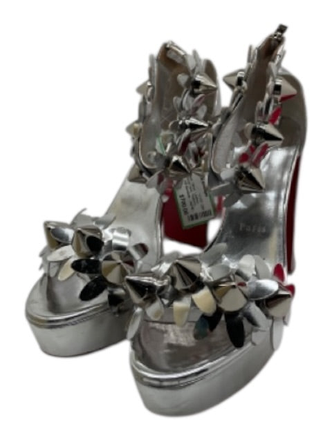 Christian Louboutin Shoe Size 40 Silver Leather Metallic Flowers Platform Pumps Silver / 40