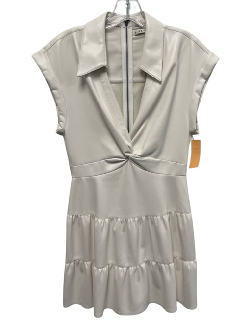 Alice + Olivia Size 6 White Polyurethane V Neck Short Sleeve Knot Detail Dress White / 6