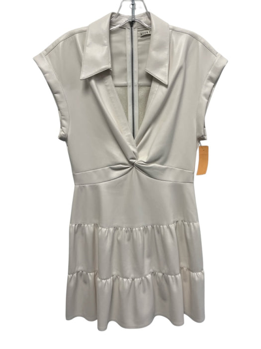 Alice + Olivia Size 6 White Polyurethane V Neck Short Sleeve Knot Detail Dress White / 6