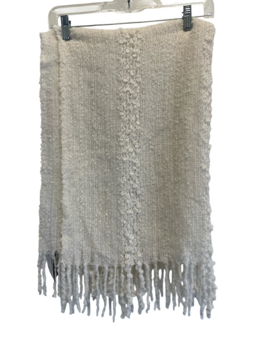 Alpaca International White Baby Alpaca Boucle Knife Pleats Fringe Edging scarf White