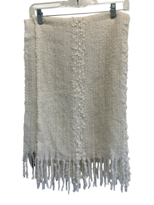 Alpaca International White Baby Alpaca Boucle Knife Pleats Fringe Edging scarf White