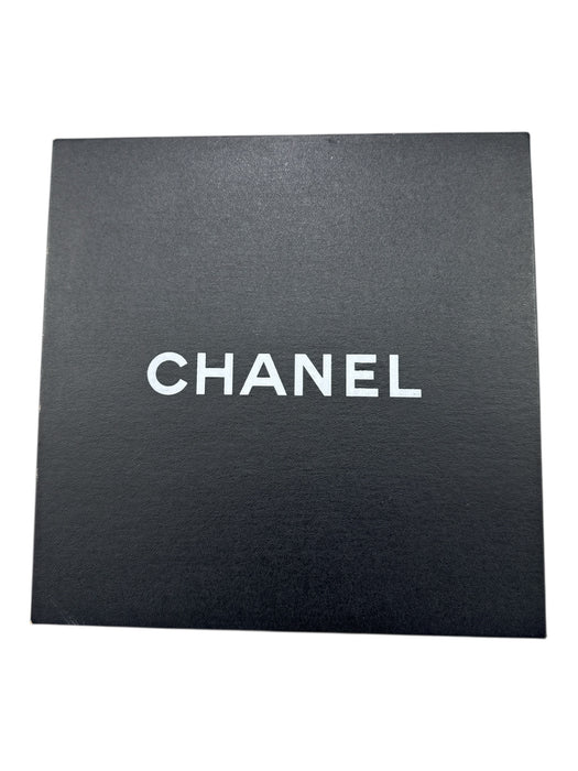 Chanel Red, Green, Multi Silk Jewelry Print Interlocking C Logo Square scarf Red, Green, Multi / One Size