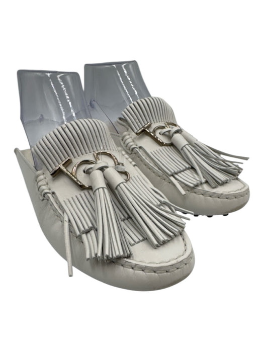 Tods Shoe Size 37 White Leather Silver Hardware Fringe Moccasin Driver Flats White / 37
