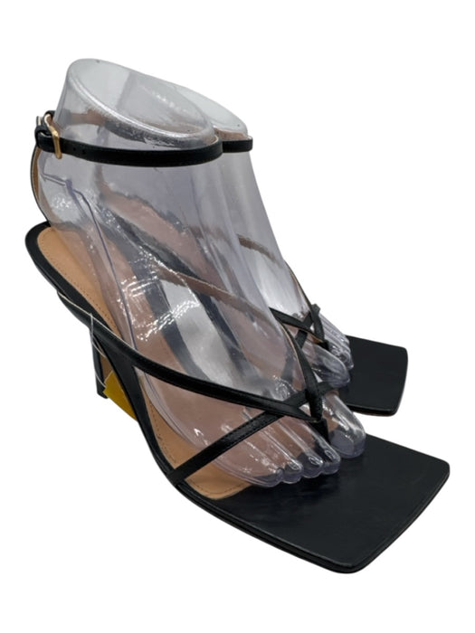 Bottega Veneta Shoe Size 38 Black Leather Thong Ankle Strap Sandals Black / 38