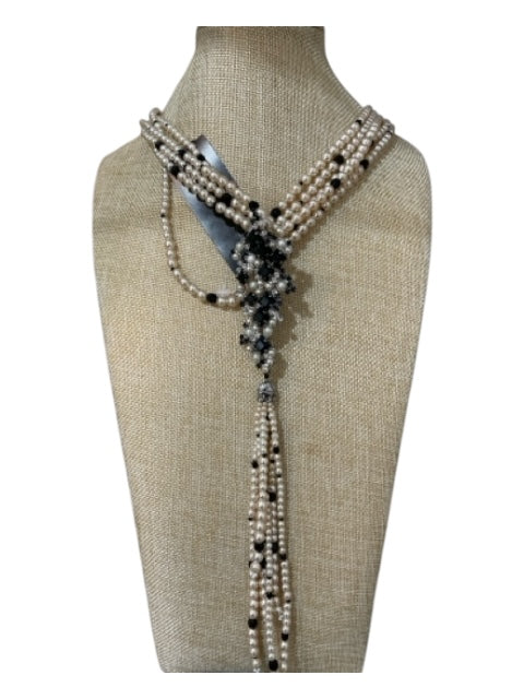 Vincent Peach Cream & Black Plastic Pearlescent Lobster Clasp Dangle Necklace Cream & Black