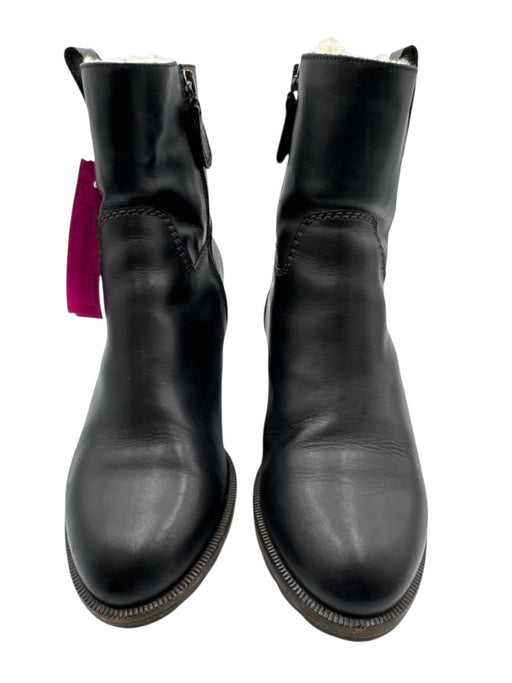 Chanel Shoe Size 38.5 Black Leather Upper Shearling Lined Interlocking CC Boots Black / 38.5