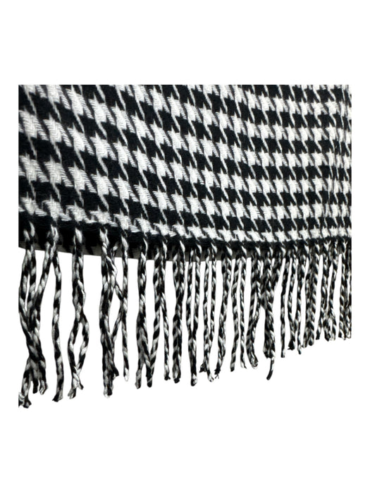 Black & White Cashmere Houndstooth Fringe Trim Rectangular scarf Black & White / One Size
