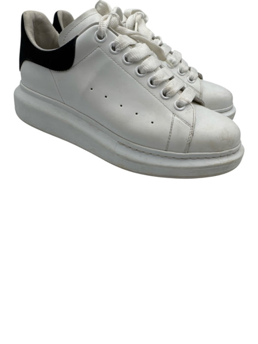 Alexander McQueen Shoe Size 40 White & Black Leather Upper Round Toe Sneakers White & Black / 40