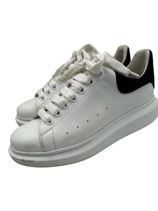Alexander McQueen Shoe Size 40 White & Black Leather Upper Round Toe Sneakers White & Black / 40