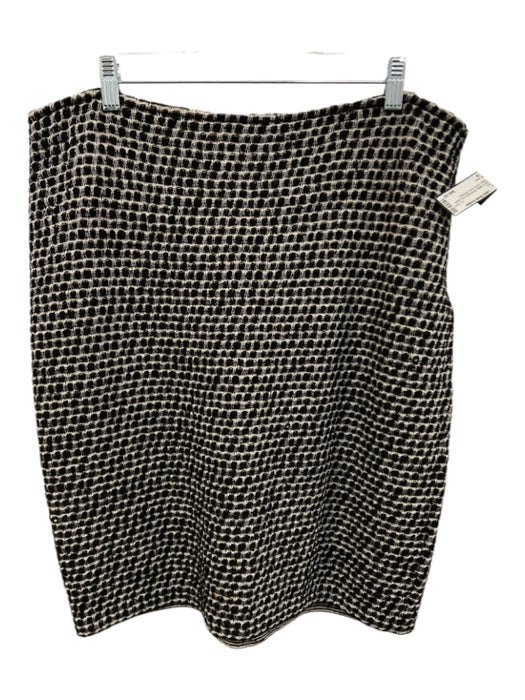 St. John Size 16 Black & White Wool Blend Knit Sequin Design Circle Knee Skirt Black & White / 16