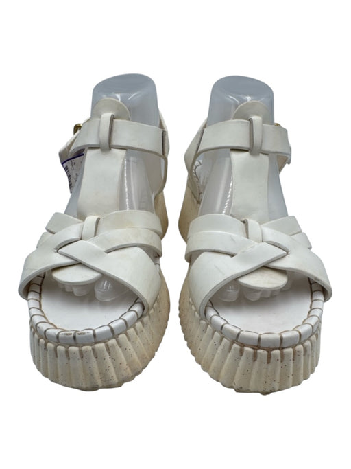 Chloe Shoe Size est 9 White Leather Upper Ribbed Sole Ankle Buckle Sandals White / est 9