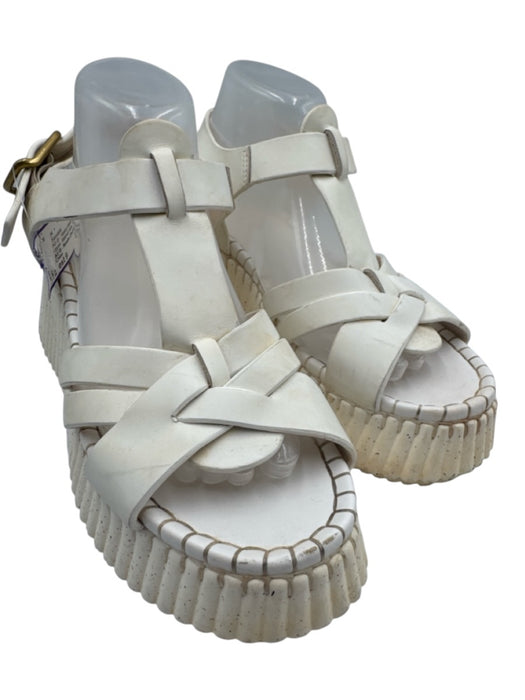 Chloe Shoe Size est 9 White Leather Upper Ribbed Sole Ankle Buckle Sandals White / est 9