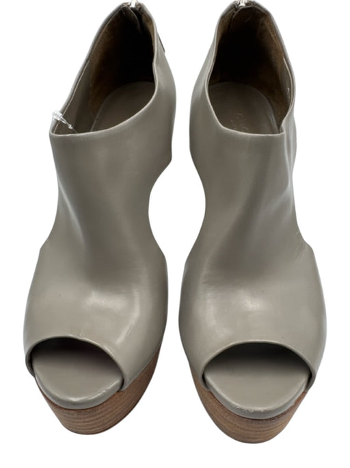 Gucci Shoe Size 38 Gray Leather Wooden Sole Platform Sandals Gray / 38