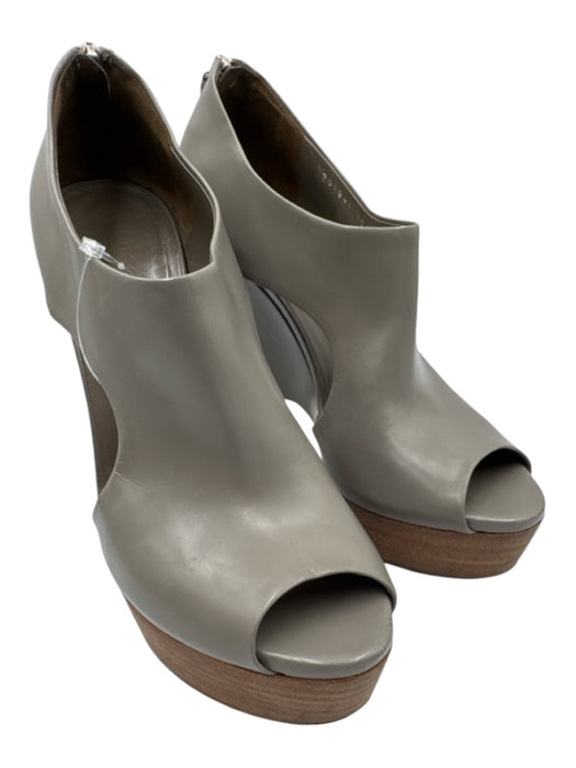 Gucci Shoe Size 38 Gray Leather Wooden Sole Platform Sandals Gray / 38