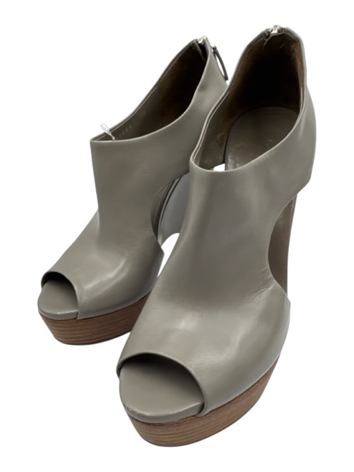 Gucci Shoe Size 38 Gray Leather Wooden Sole Platform Sandals Gray / 38