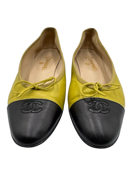 Chanel Shoe Size 41 Green & Black Leather Round Toe Interlocking CC Flats Green & Black / 41
