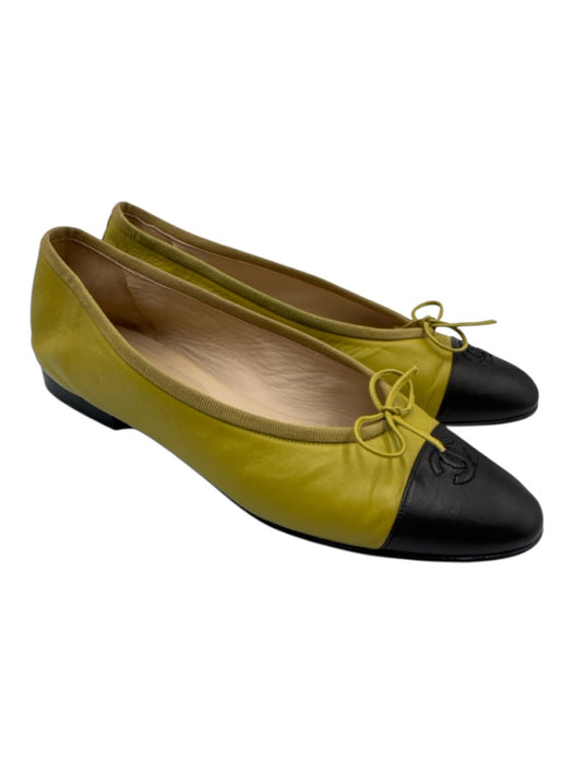 Chanel Shoe Size 41 Green & Black Leather Round Toe Interlocking CC Flats Green & Black / 41