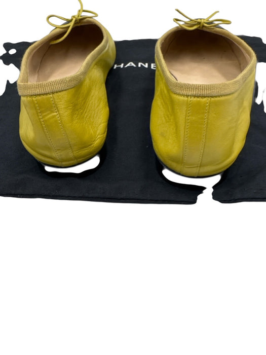 Chanel Shoe Size 41 Green & Black Leather Round Toe Interlocking CC Flats Green & Black / 41