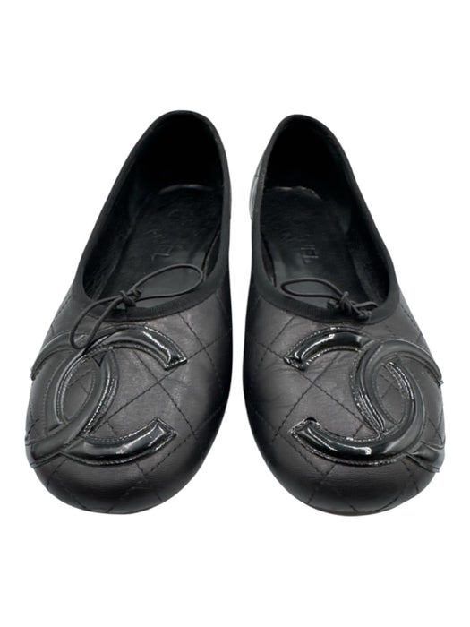 Chanel Shoe Size 40 Black Leather Upper Round Toe Interlocking CC Quilted Flats Black / 40