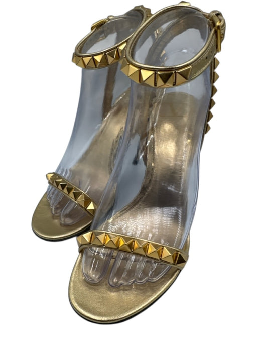 Valentino Garavani Shoe Size 36 Gold Leather Rockstud Ankle Buckle Sandals Gold / 36