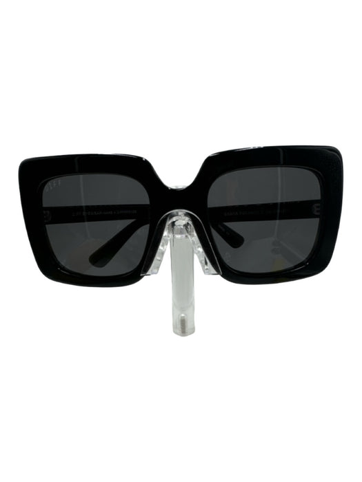 DIFF Charitable Eyewear Black Plastic Square Frame Polarized Sunglasses Black