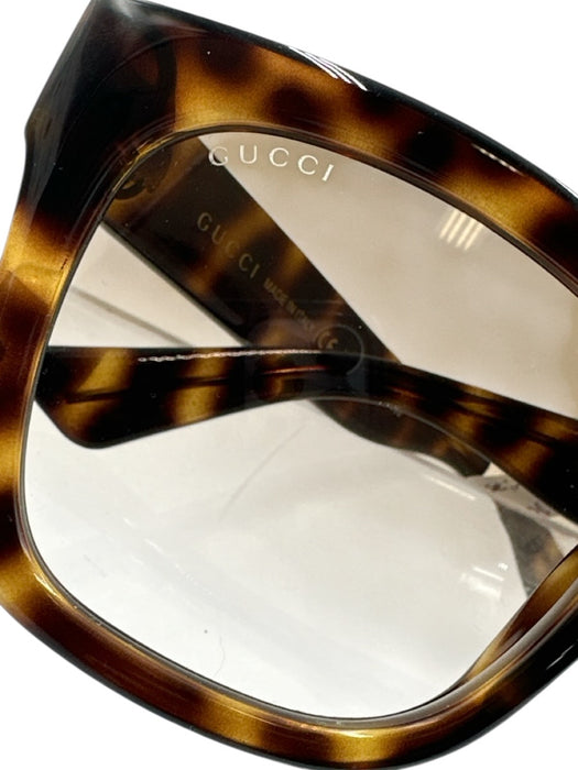 Gucci Brown Acetate Cat Eye Cheetah Sunglasses Brown