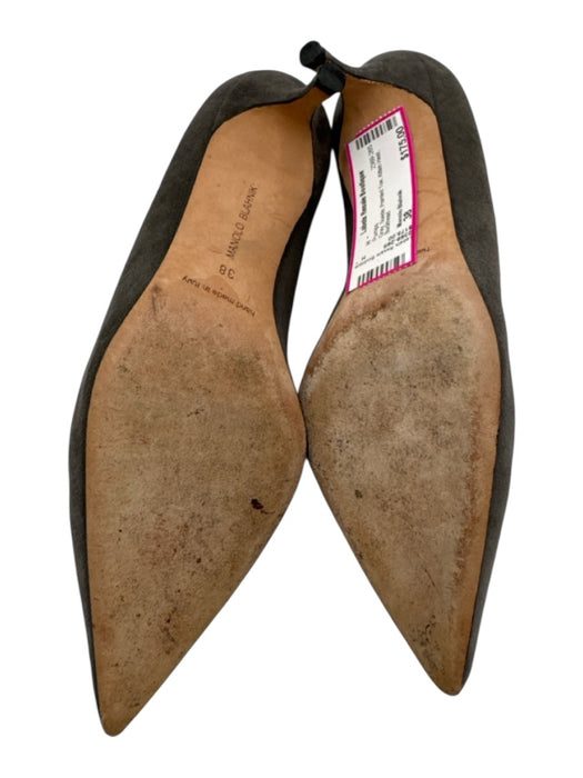 Manolo Blahnik Shoe Size 38 Gray Suede Pointed Toe Kitten Heel Pumps Gray / 38