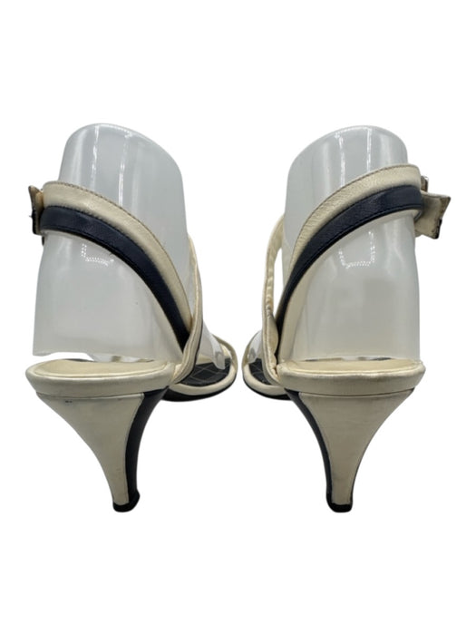 Chanel Shoe Size 40 White & Navy Blue Leather Toe Strap Striped Quilted Sandals White & Navy Blue / 40