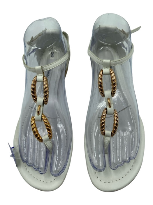 Manolo Blahnik Shoe Size 38 Cream Leather goldtone hardware Thong Sandals Cream / 38