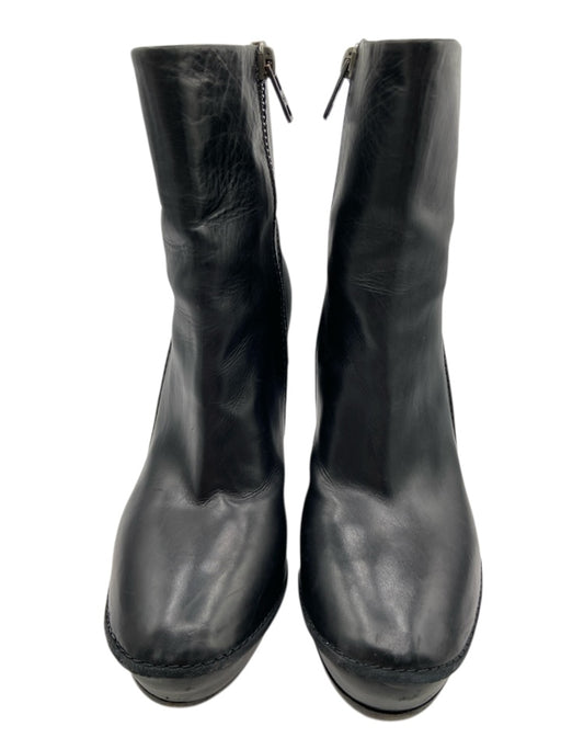 Haider Ackerman Shoe Size 40 Black Leather Side Zip Almond Toe Ankle Boots Black / 40