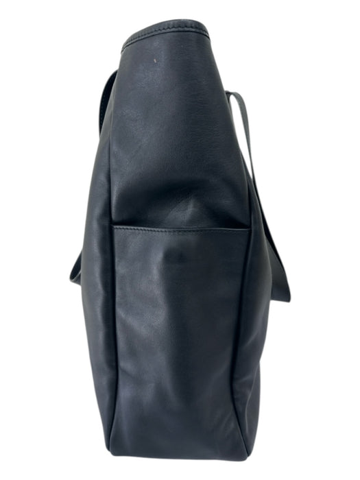 Alexander McQueen Black Leather Skull Perforated 2 Handles Tote Bag Black / L