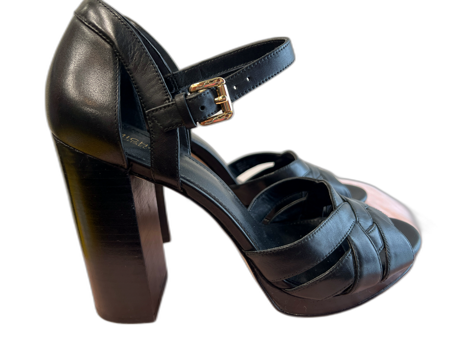 Michael Michael Kors Shoe Size 8 Black Leather open toe Criss Cross Strap Shoes Black / 8
