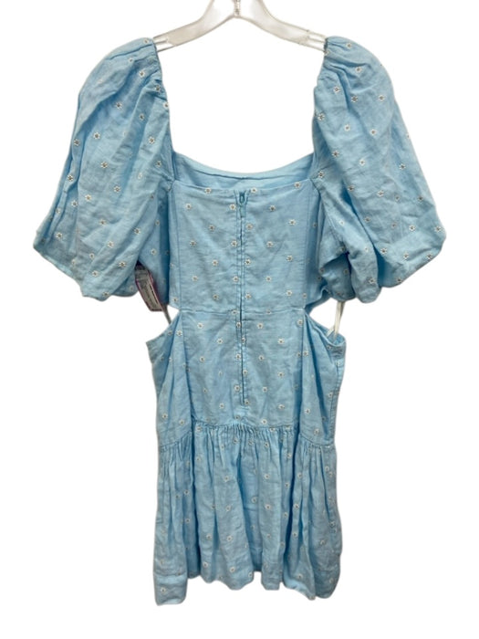 Lilly Pulitzer Size 6 Light blue & white Linen Short Puff Sleeve Cut Outs Dress Light blue & white / 6