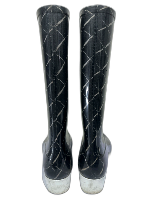 Chanel Shoe Size 40 Black & White Synthetic Waterproof Quilt Print Rain Boots Black & White / 40